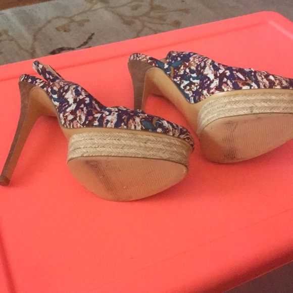 Heels - Picture 4 of 4